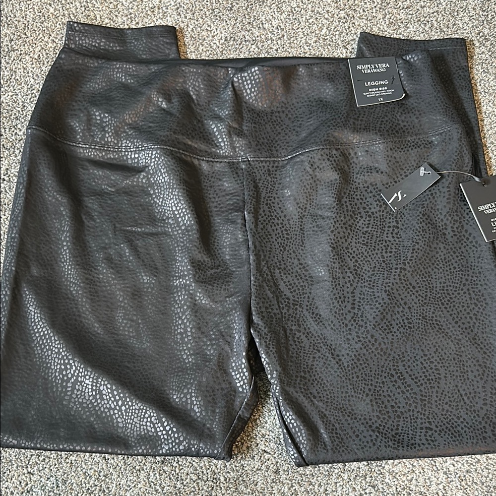 Black Textured Leggings‎